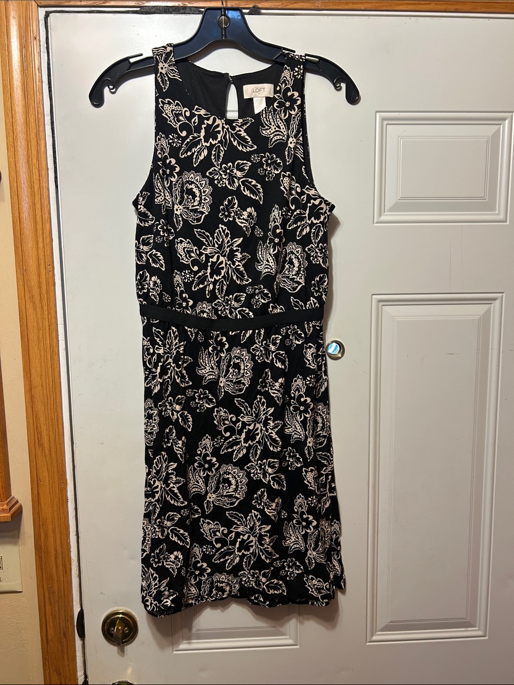 LOFT Black and Cream Floral Sleeveless Sheath Dress XS